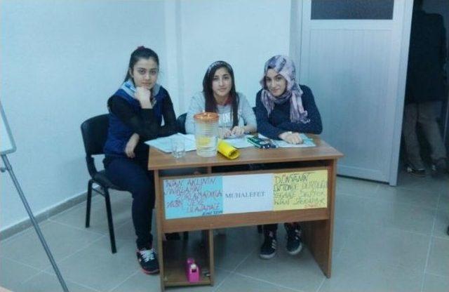 Hisarcık Anadolu Lisesi’nde Münazara Turnuvası