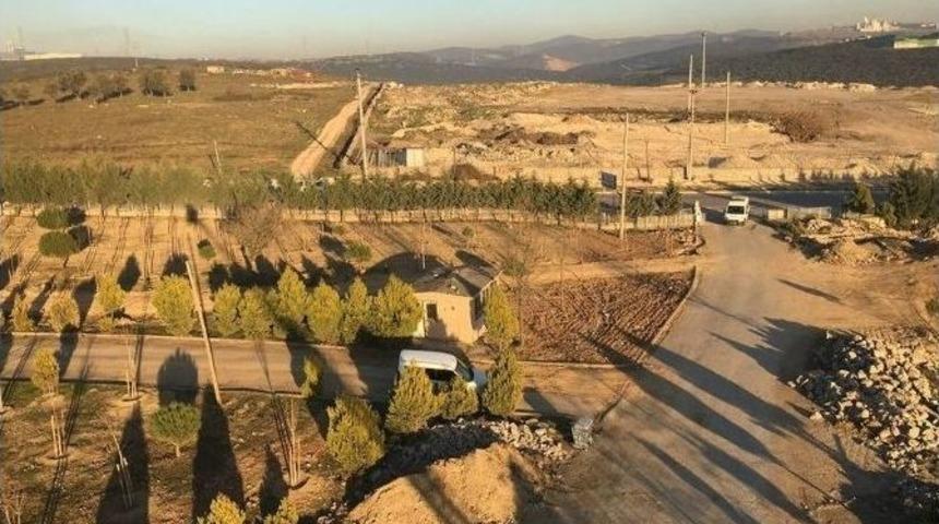 Dilovası Bayratepe Parkında &Ccedil;alışmalar Devam Ediyor