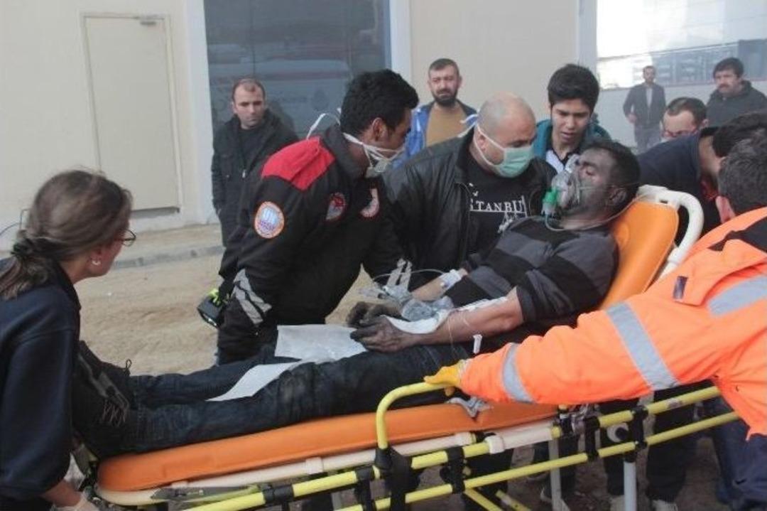 18 Kişi Yanan İş Merkezinde Mahsur Kaldı