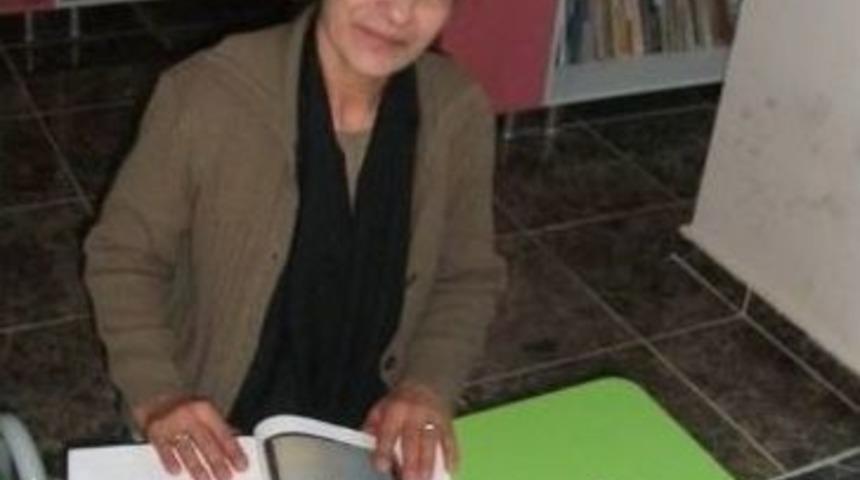 Suna G&ouml;lpek 6. Kitabına Hazırlanıyor