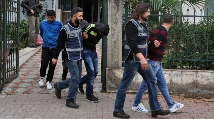Antalya’da Hırsızlık Zanlısı 4 Kişi Yakalandı
