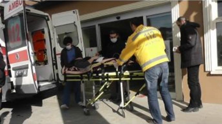 Kulu&rsquo;da Otomobil Bariyere &Ccedil;arptı: 1 Yaralı