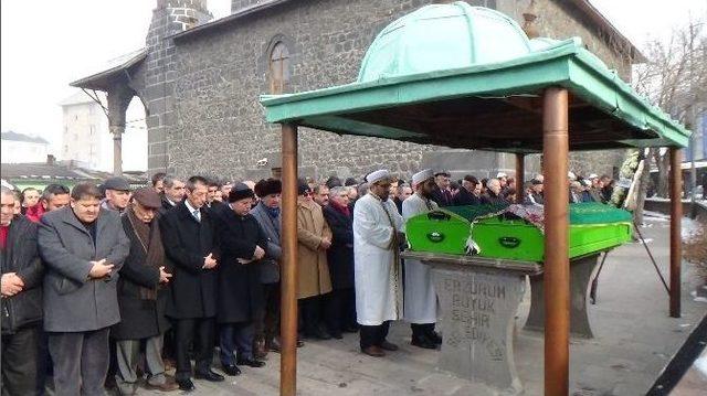 Kıyasettin Yüksel Son Yolculuğuna Uğurlandı