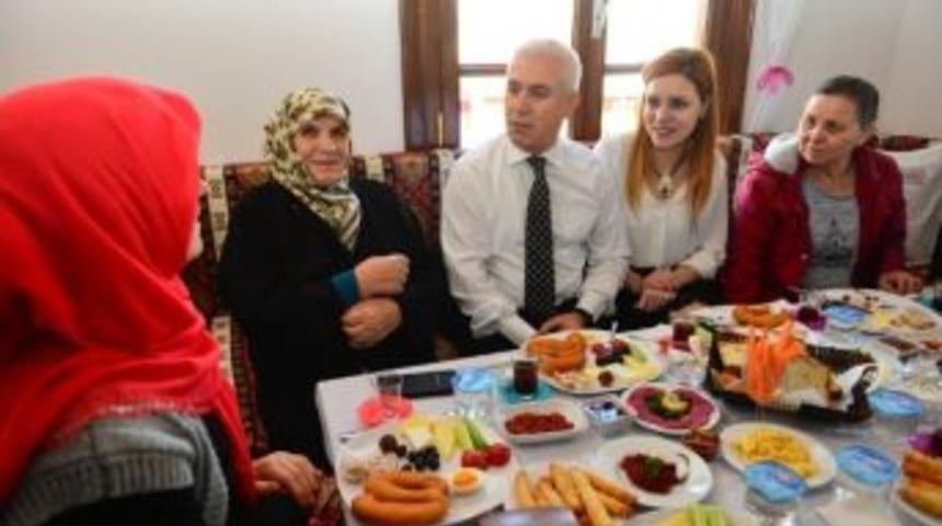 Bozbey&rsquo;den Kadın Derneklerine Destek S&ouml;z&uuml;