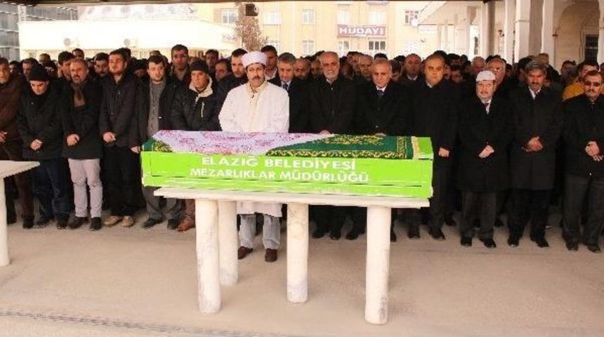 Elazığ Valiliği Yazı İşleri M&uuml;d&uuml;r&uuml;&rsquo;n&uuml;n Eşi Son Yolculuğuna Uğurlandı