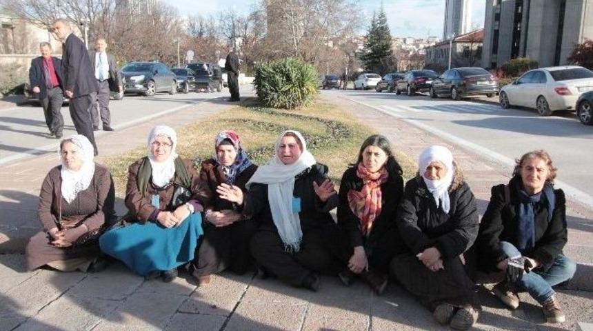 Hdp&rsquo;li Kadınlardan Meclis&rsquo;te Oturma Eylemi