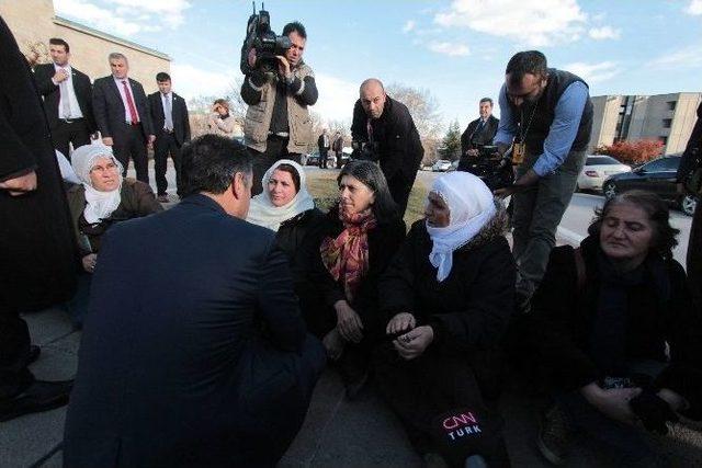 Hdp’li Kadınlardan Meclis’te Oturma Eylemi