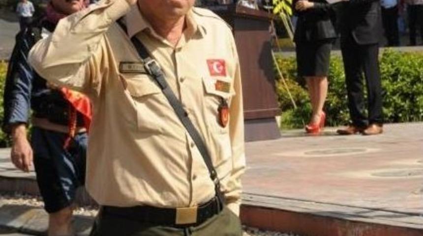 35 Yıllık Hayat Arkadaşını Kaybeden Efe Yıkıldı