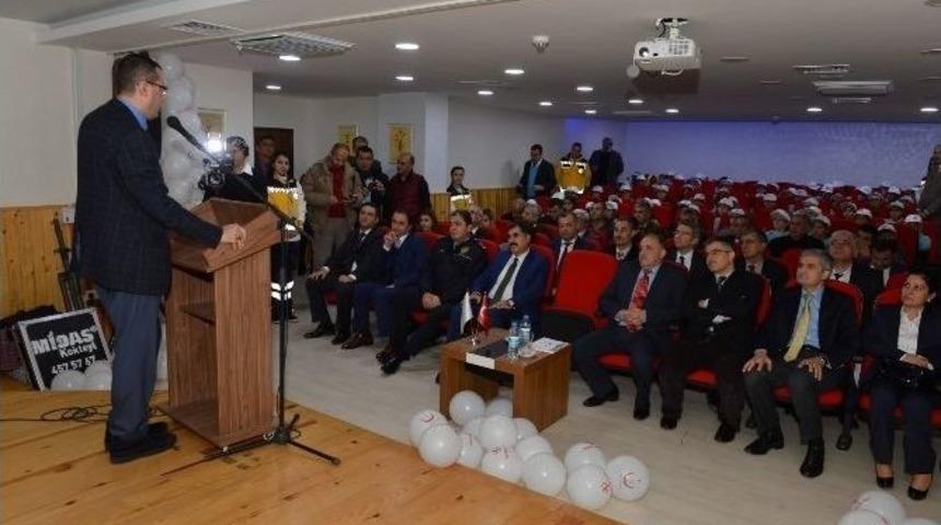 &Ouml;ğrencilere "ambulansa Yol Veriyorum, Hayat Kurtarıyorum" Projesi Tanıtıldı