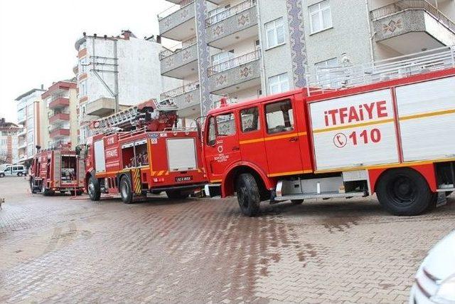 Ünye’de Çatı Yangını Korkuttu