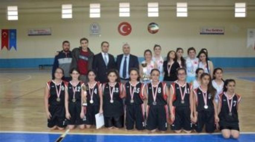 Okullar Arası Gen&ccedil; Kızlar Basketbol M&uuml;sabakaları Sona Erdi