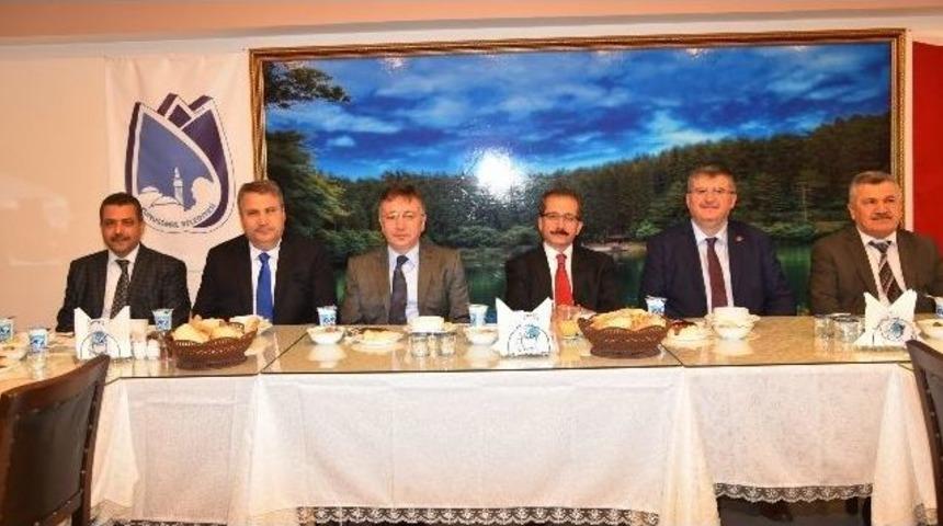 M&uuml;ft&uuml;ler Yunusemre&rsquo;de Toplandı