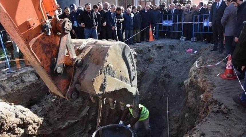 Hayrabolu Kısmi Yağmur Suyu İnşaatının Temeli T&ouml;renle Atıldı