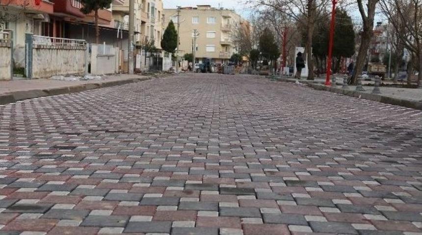 Gardalya Sokak Yeni Parkeleriyle Renkleniyor