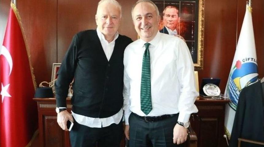 Şansal B&uuml;y&uuml;ka &Ccedil;iftlikk&ouml;y&rsquo;e Hayran Kaldı