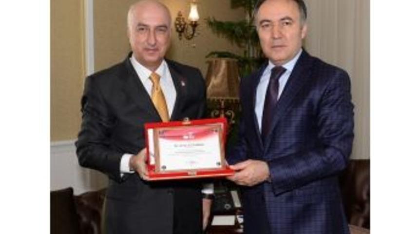 Vali Altıparmak&rsquo;tan &ldquo;spor K&uuml;lt&uuml;r&uuml; Ve Olimpik Eğitim Projesi&rdquo;ne Tam Destek