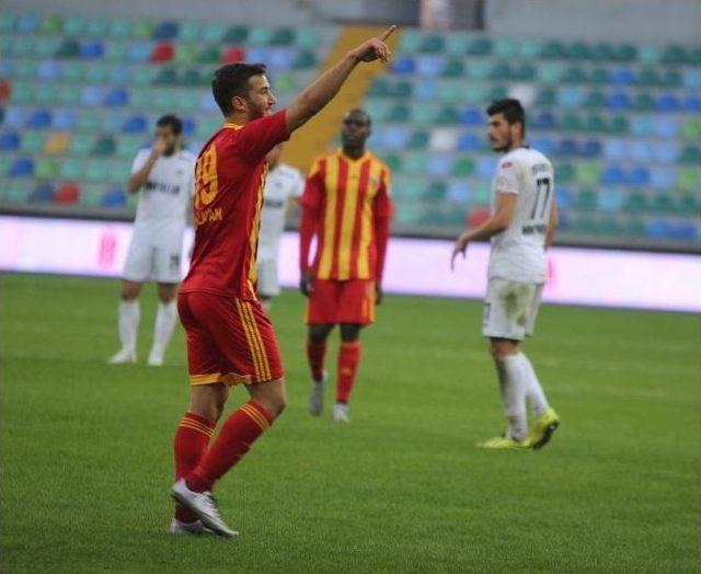 Kayserispor, Etimesgut Belediyespor’u Rahat Geçti