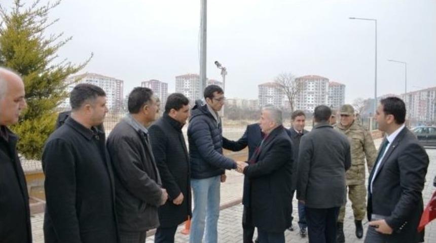 Vali Kam&ccedil;ı, Şehit Ağ&ccedil;elik&rsquo;in Ailesini Ziyaret Etti