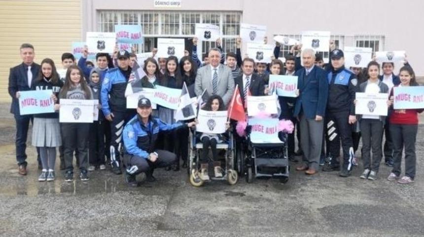 &Ouml;m&uuml;r&rsquo;e Ak&uuml;l&uuml; Sandalye S&uuml;rprizi