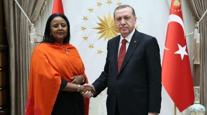 Kenya Dışişleri Ve Uluslararası Ticaret Bakanı Jibril Cumhurbaşkanlığı K&uuml;lliyesi&rsquo;nde