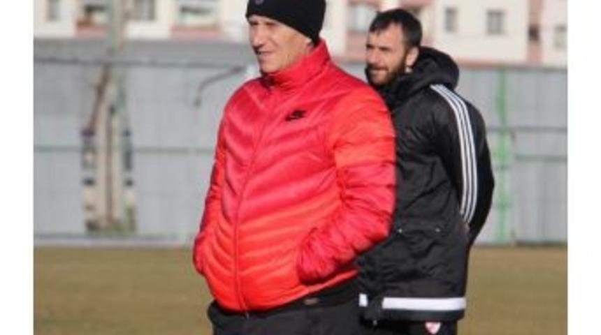 C&uuml;neyt Karakuş&rsquo;tan Transfer A&ccedil;ıklaması