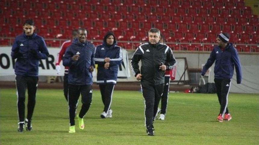 Mersin İdmanyurdu Nurullah Sağlam İle İlk Antrenmanına Çıktı