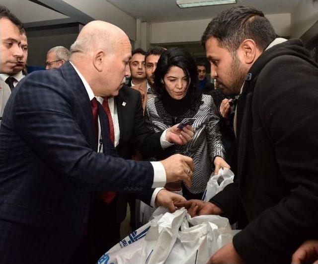 Başkan Sekmen&rsquo;den Suriyelilere Yardım Eli 1