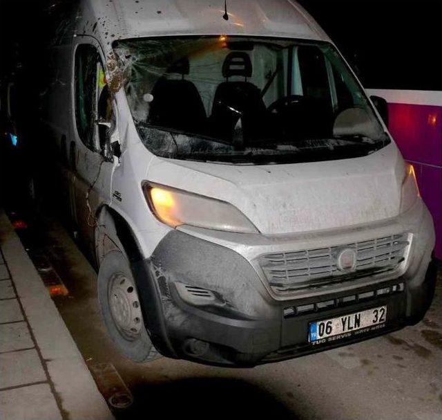 İnşaat Demirleri, &Ouml;ğrenci Servisine İsabet Etti 1