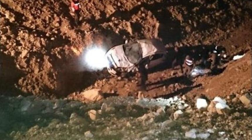 Otomobil Şarampole U&ccedil;tu: 1 &Ouml;l&uuml;