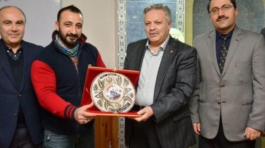 Vali Kahraman: &ldquo;allah&rsquo;ın Evinde Ancak Şeref Alınır&rdquo;