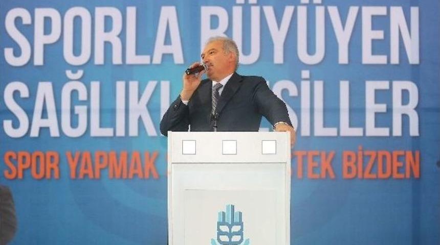 Başakşehir Belediyesi 55 Okula Spor Malzemesi Yardımı Yaptı