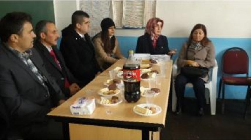 Veliler Gelmeyince &Ouml;ğretmenler Gitti