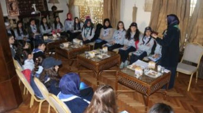 Geleceğin Liderleri &Ccedil;alıştayda Buluştu