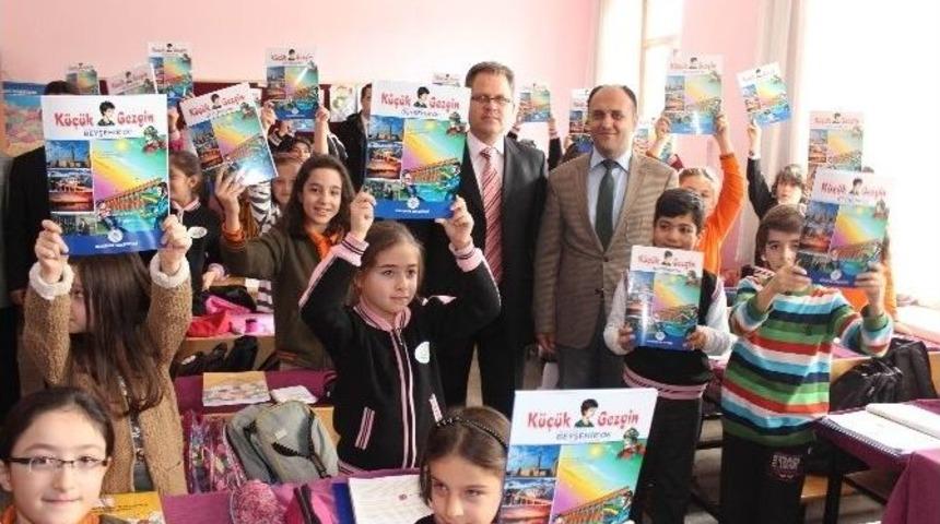 Beyşehir Belediyesi&rsquo;nden &Ouml;ğrencilere &ldquo;k&uuml;&ccedil;&uuml;k Gezgin&rdquo; Kitabı