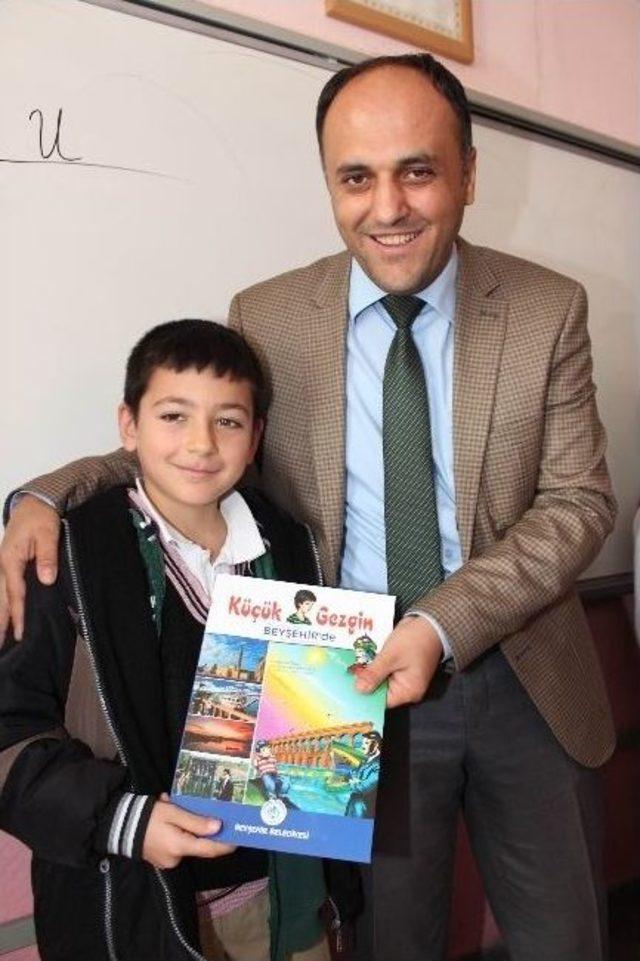 Beyşehir Belediyesi&rsquo;nden &Ouml;ğrencilere &ldquo;k&uuml;&ccedil;&uuml;k Gezgin&rdquo; Kitabı 1