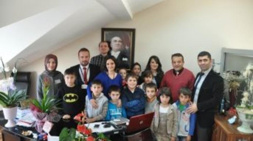 Kartepe Bilgi Evi &Ouml;ğrencileri Basın M&uuml;d&uuml;rl&uuml;ğ&uuml;n&uuml; Unutmadı