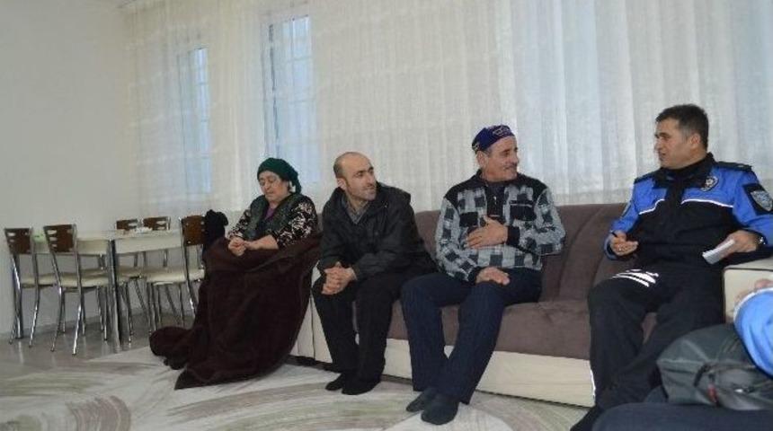 Ahıska T&uuml;rklerine Hane Ziyareti Yapıldı