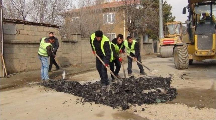 Kış Aylarında Asfalt Tamiratı Devam Ediyor