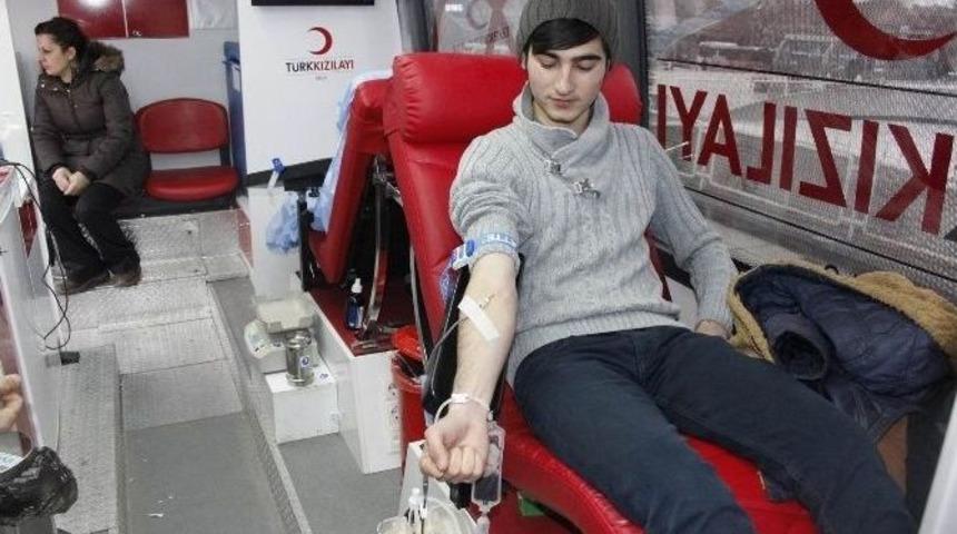 Kan Bağışı Kampanyaları S&uuml;r&uuml;yor