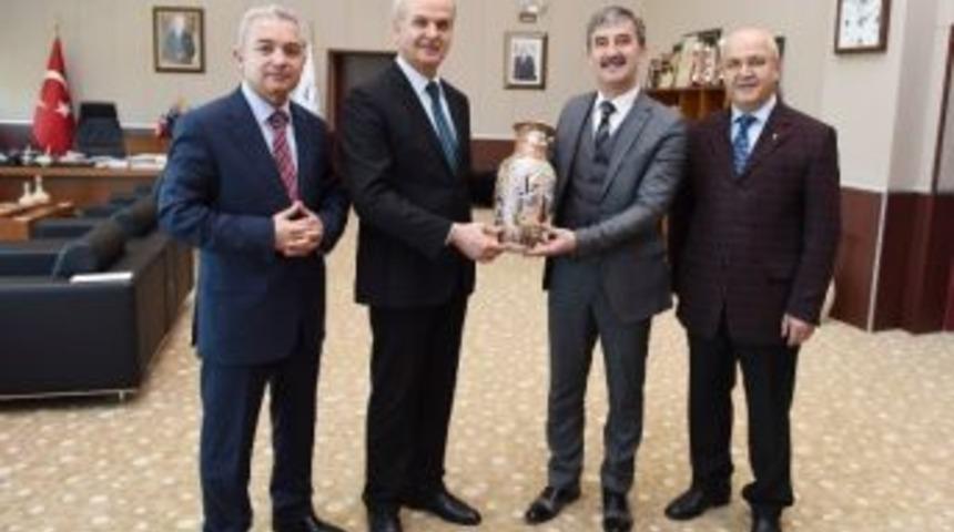 Turgutlu&rsquo;dan Rekt&ouml;r &Ccedil;elebi&rsquo;ye Ziyaret