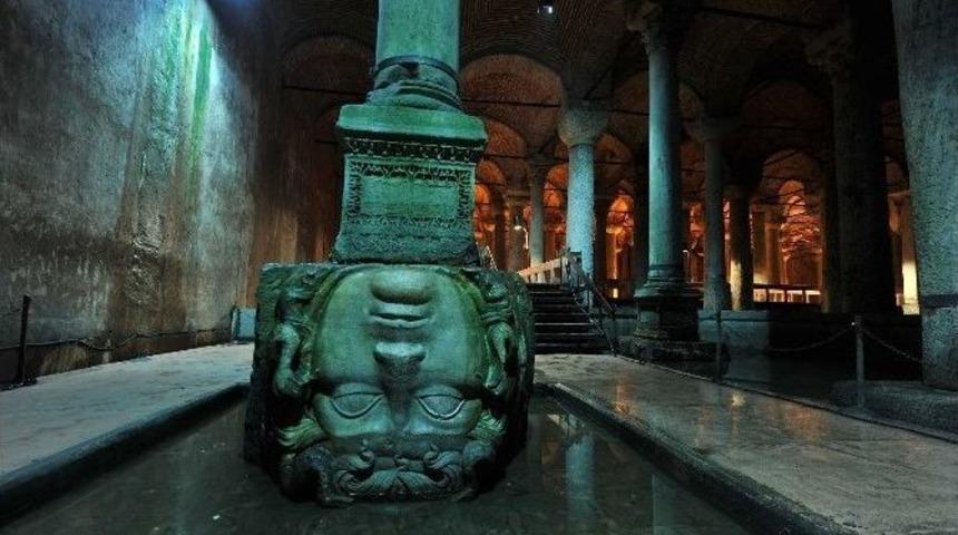 Yerebatan Sarnıcı&rsquo;na Yabancı Turistlerden Yoğun İlgi