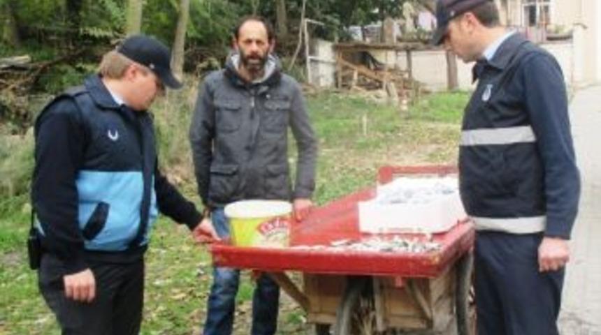 İzmit&rsquo;te 2 Bin 382 Seyyar Satıcı Hakkında Yasal İşlem