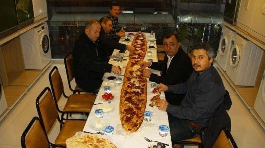 Samsunlu Esnafların 1 Asırlık 5.50 Metrelik Pide Geleneği