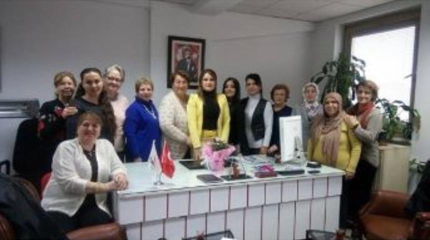 Kadınlardan T&uuml;rkmenler İ&ccedil;in Ortak &Ccedil;alışma