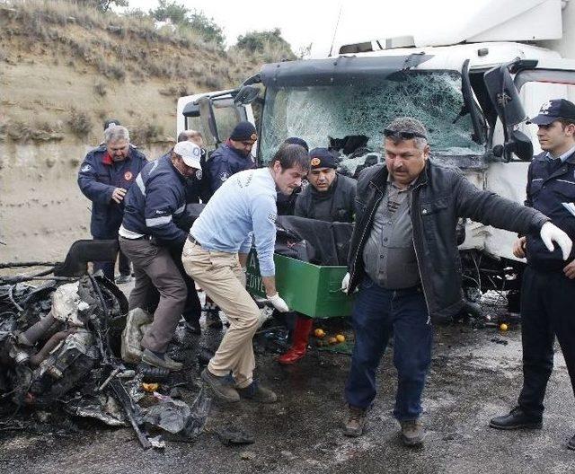 Trafik Kazasında Bir Aile Yok Oldu