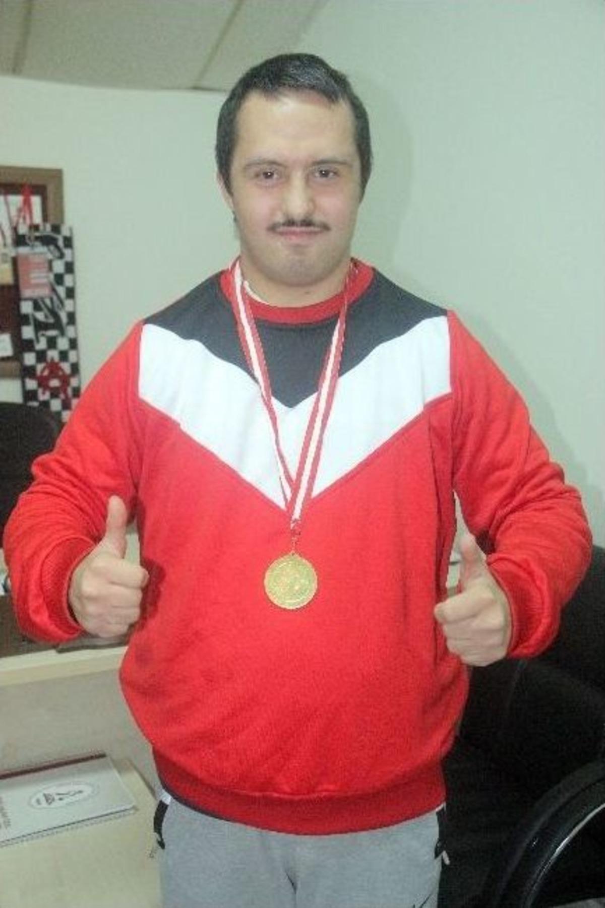 (&ouml;zel Haber) Jimnastik Hocasının Dikkati, Downlu Abd&uuml;lkadir&rsquo;in Hayatını Değiştirdi