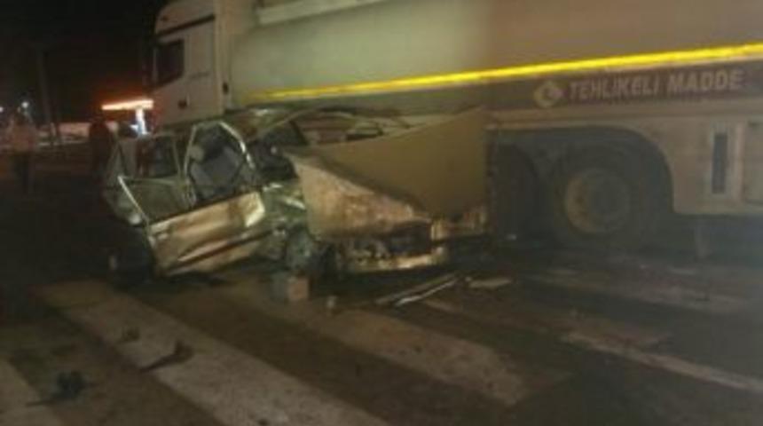 Tanker İle Otomobil &Ccedil;arpıştı: 1 Yaralı