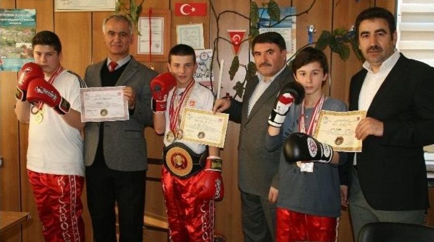 Madalyalı Sporcular Gurur Kaynağı Oldu