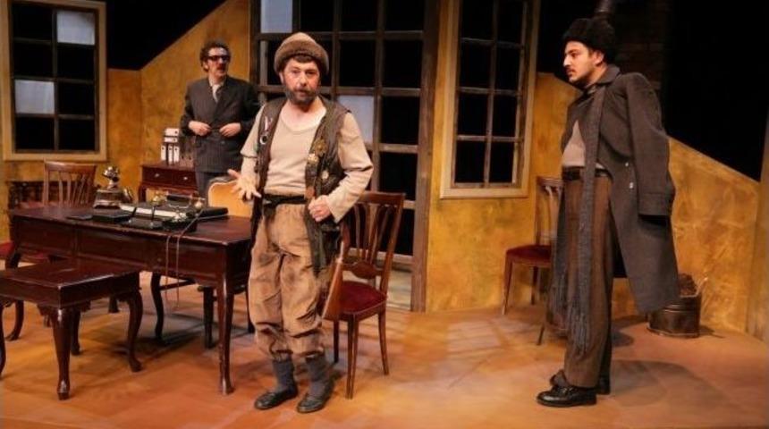 &ldquo;buzlar &Ccedil;&ouml;z&uuml;lmeden&rdquo; Kars&rsquo;ta Sahnelenecek