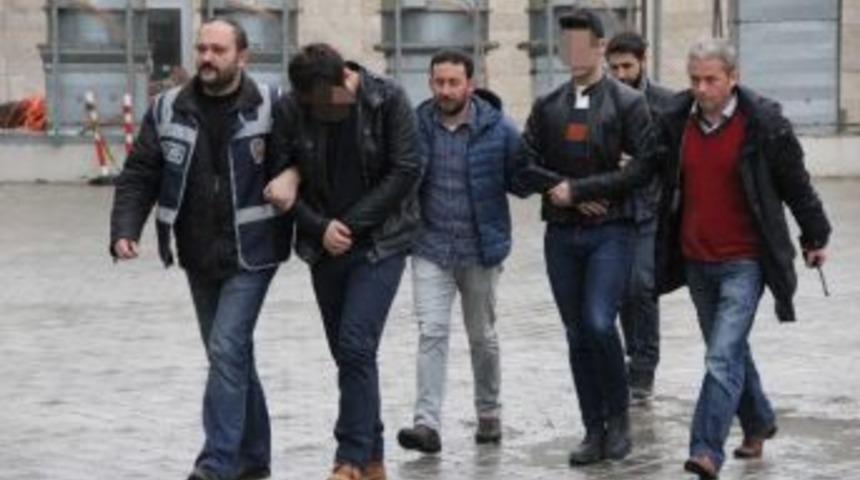 Lise &Ouml;ğrencileri Giyim Eşyası &Ccedil;aldıkları İddiasıyla G&ouml;zaltına Alındı